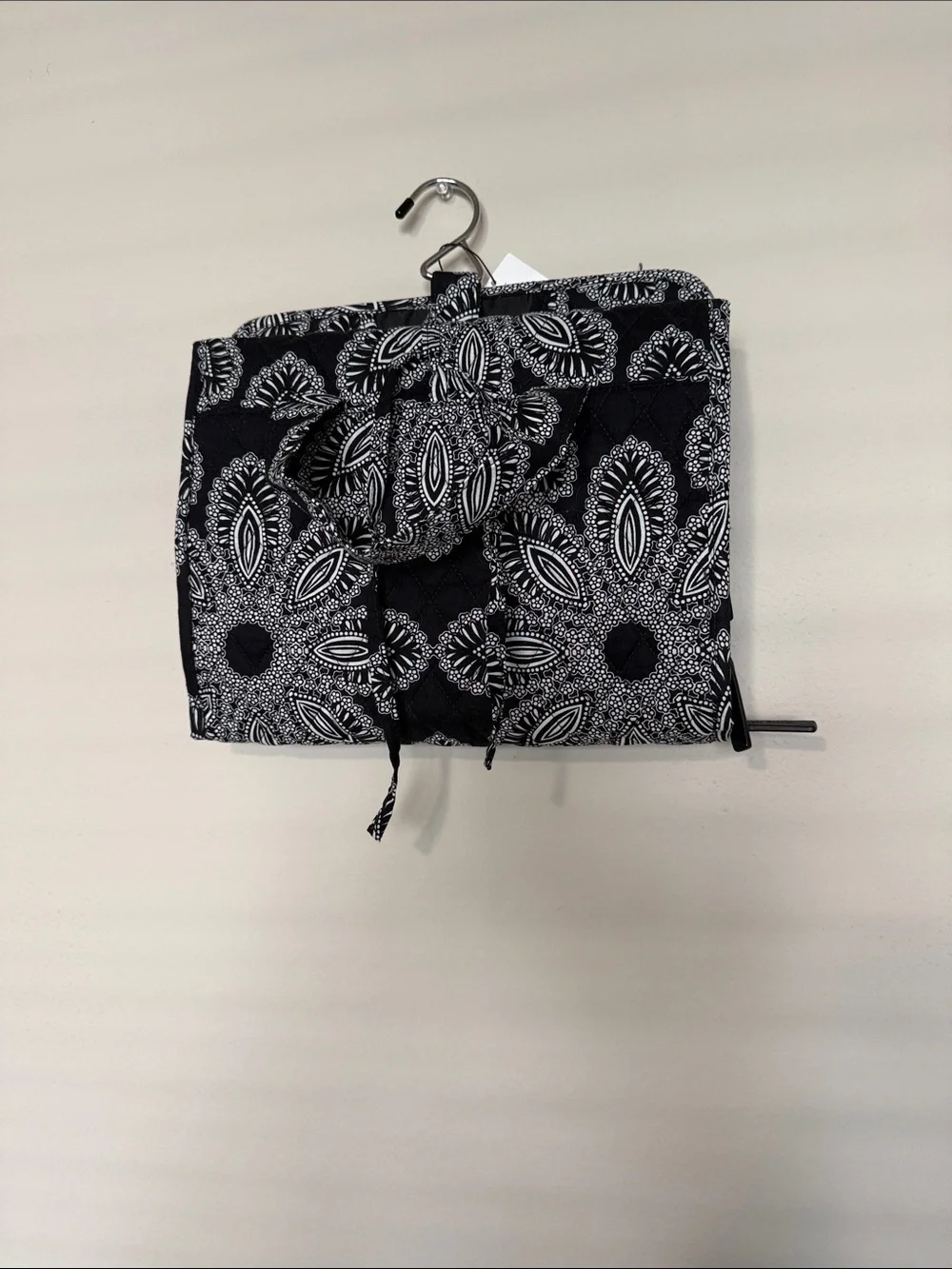 Vera Bradley Black & White Floral Hanging Travel/Jewelry Organizer